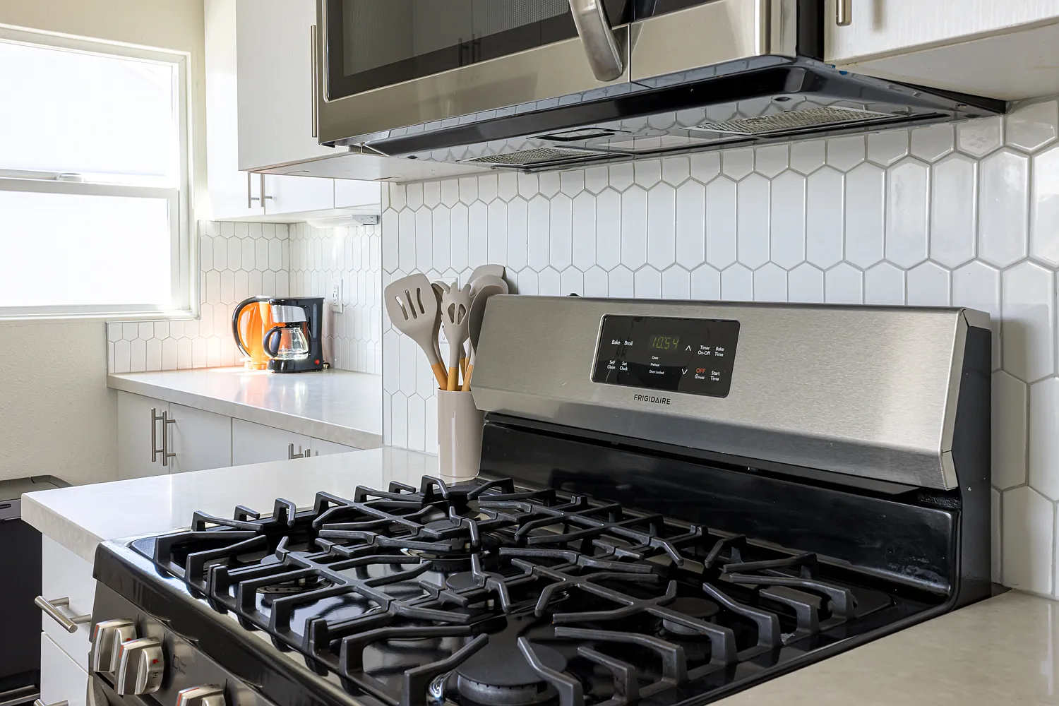 2 bed, $4,000 — Photo 4
