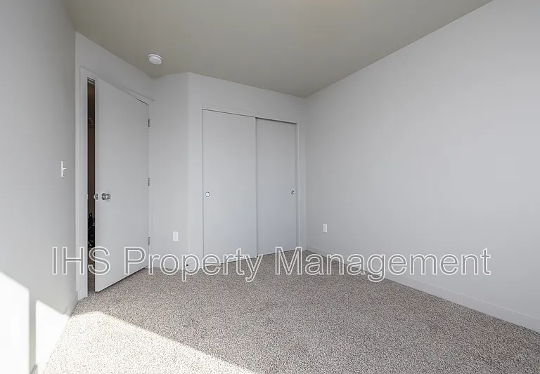 2511 Ronan St #A — Photo 9