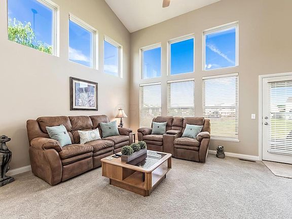 2nd image of 1429 Idlewild Dr