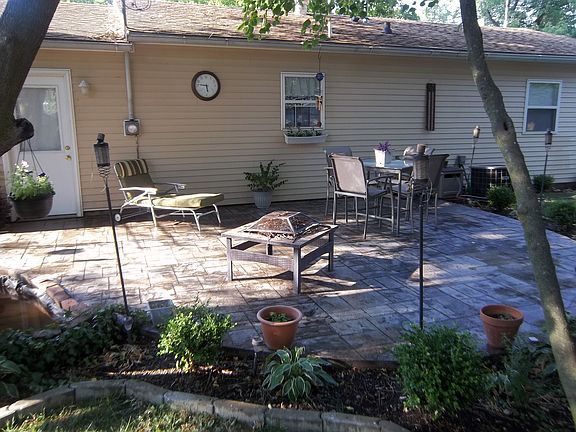 outside entertaining area