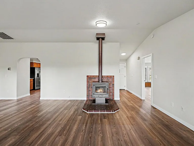 9123 Wendy Dr SE — Photo 21