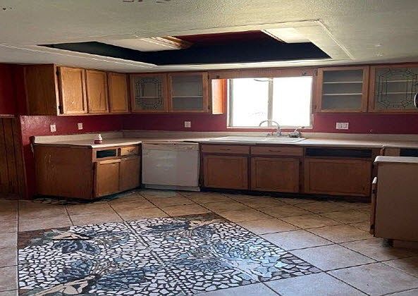 2nd image of 18052 Doral Dr