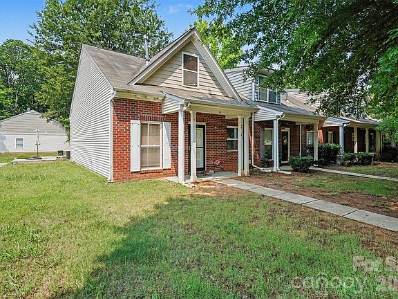 2nd image of 2729 Meadow Knoll Dr