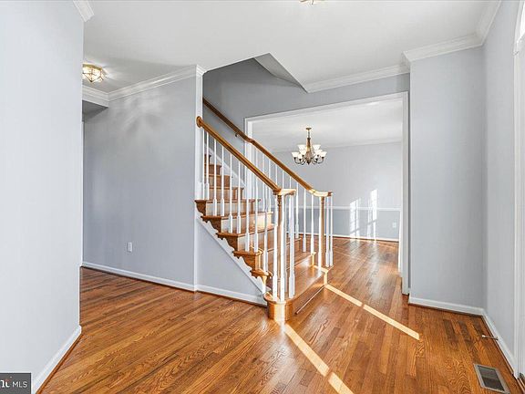 3rd image of 429 Ramblewood Ct