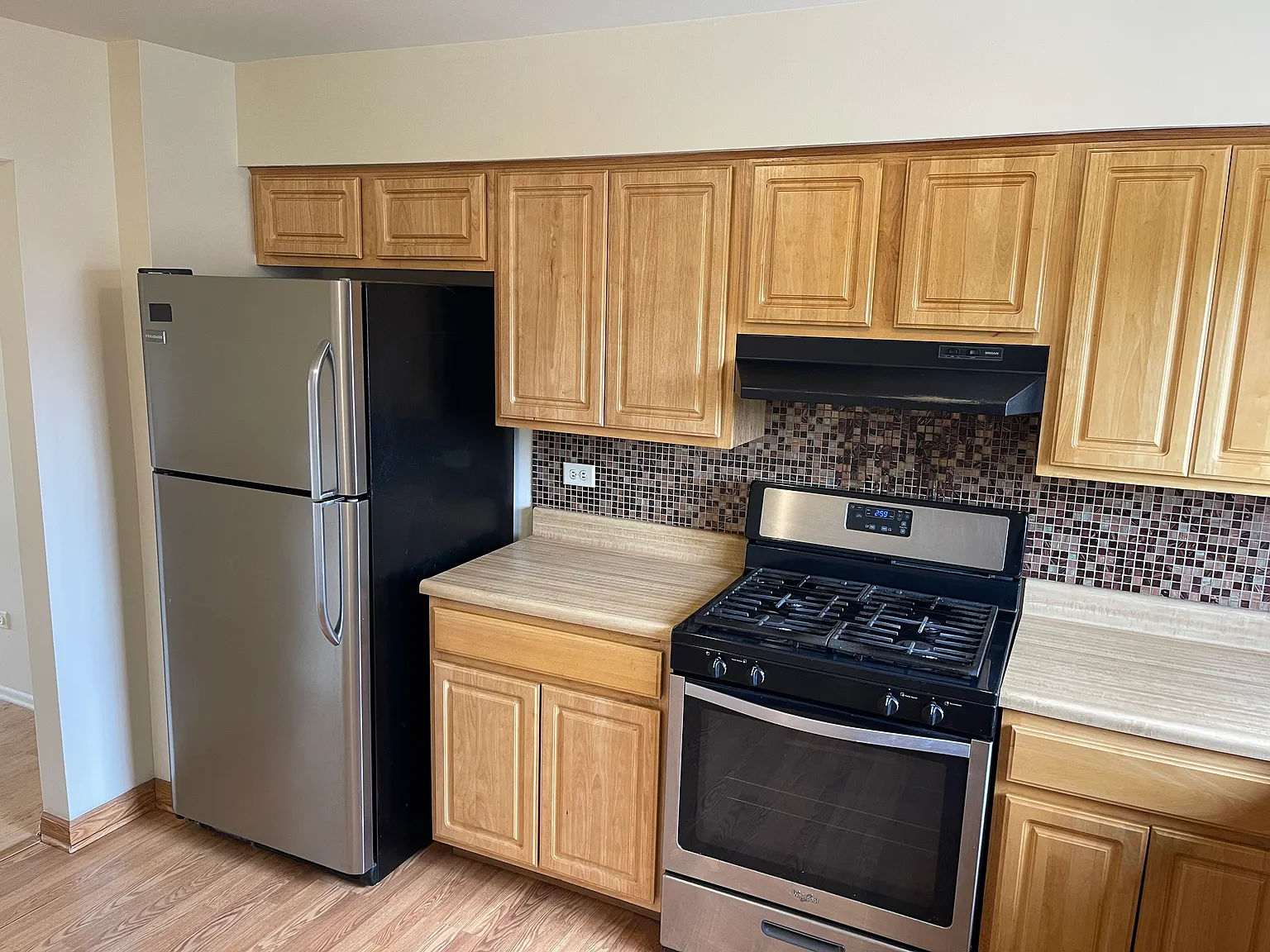 2 bed, 1.5 bath, 1000 sqft, $1,950 — Photo 3