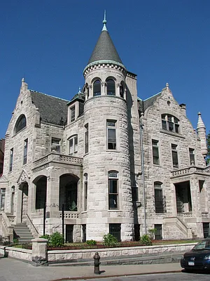 Rented by Bohemia Realty Group | media 19