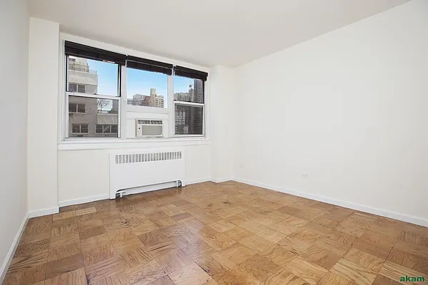 Rented by Addison Property Group | media 13