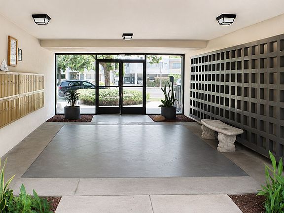 2nd image of 15120 Victory Blvd #47