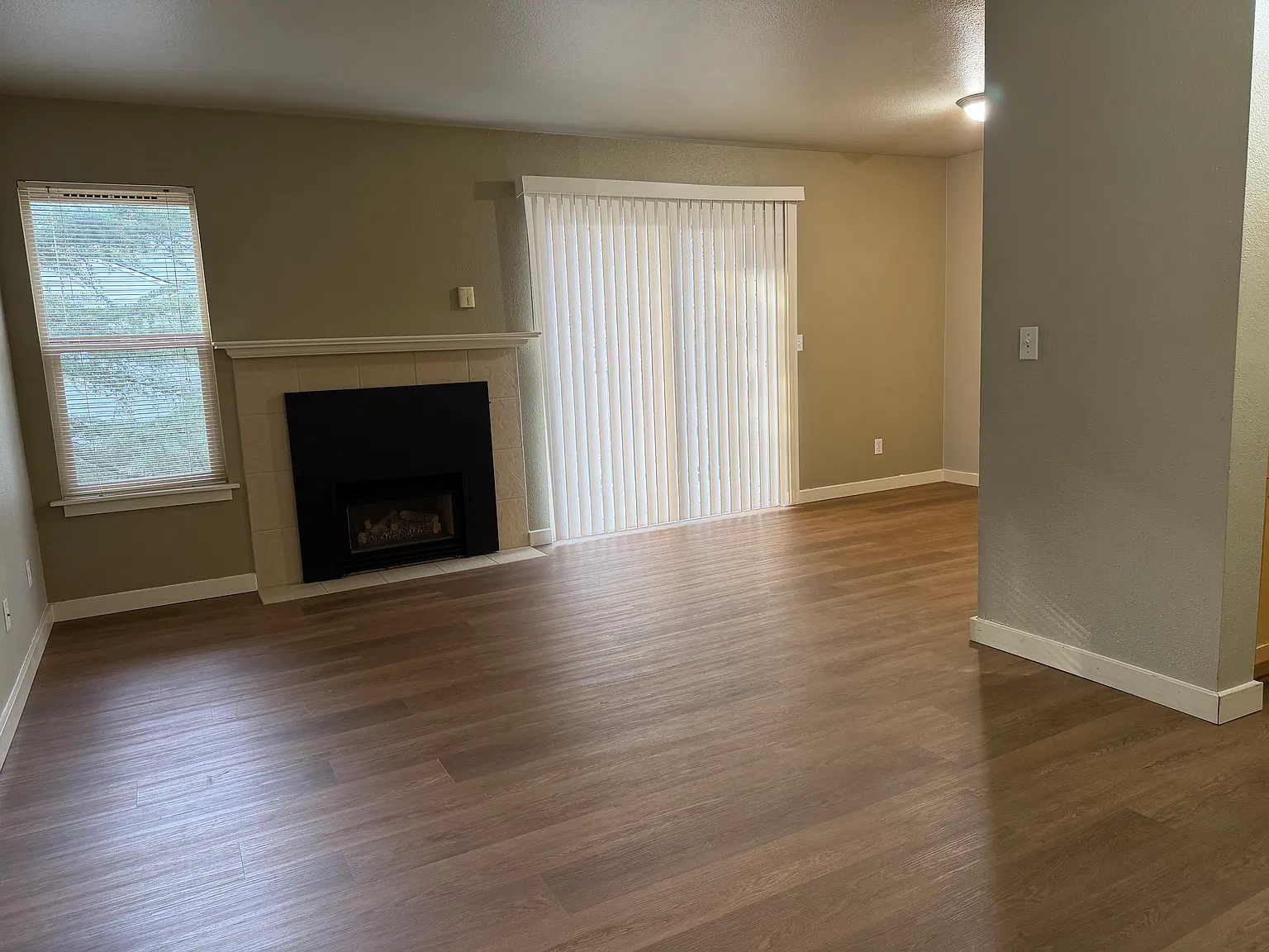 2 bed, 823 sqft, $2,175 — Photo 3