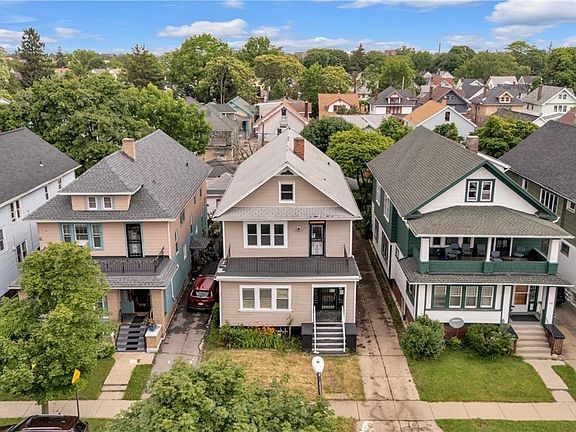2nd image of 70 Brunswick Blvd