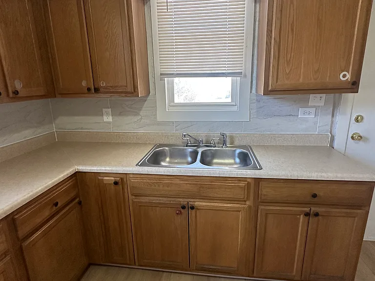 1610 Purdue Ave — Photo 6
