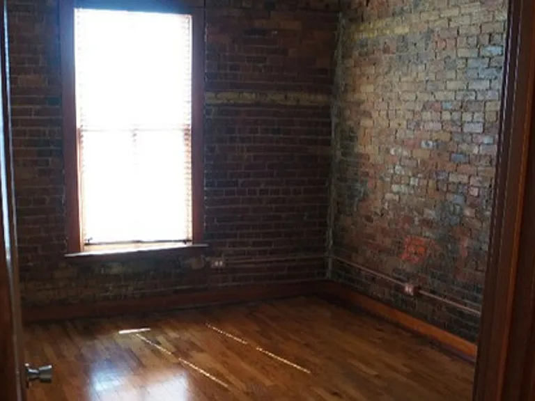 413 N Center St — Photo 6