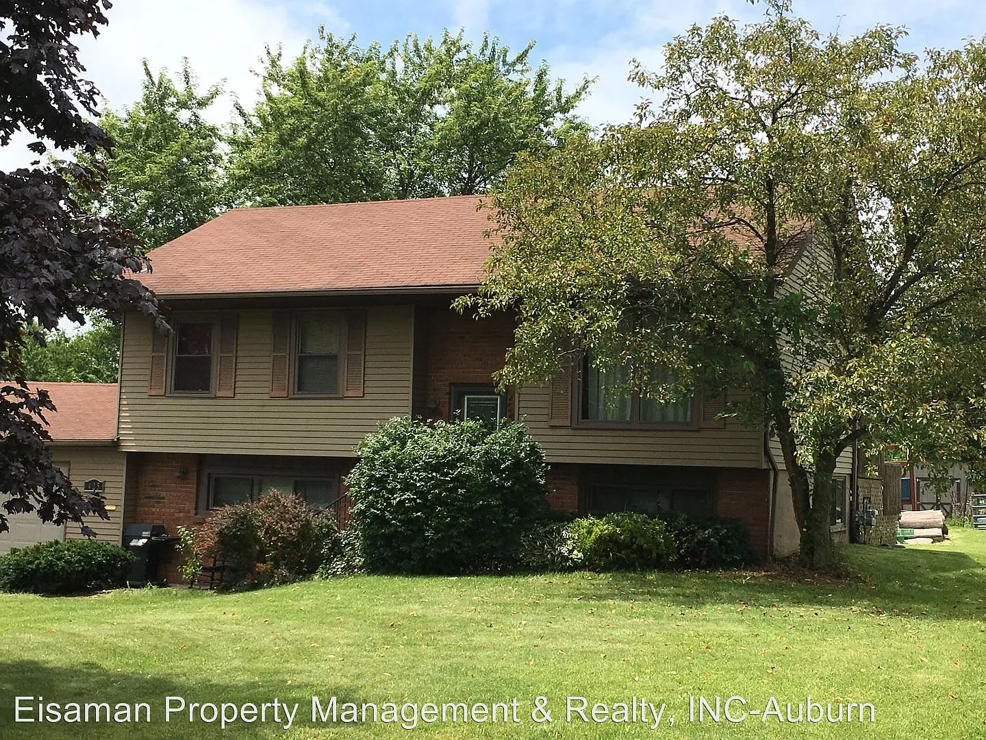 425 Weston Ave photo 1