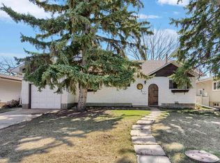 1953 Glenmore Ave, Strathcona County, AB T8A 0X6