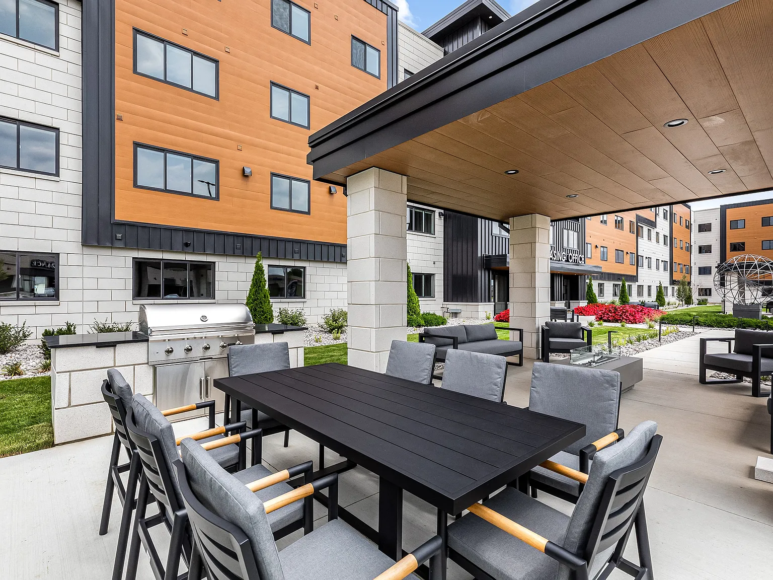 Sterling Center Apartments — Photo 3