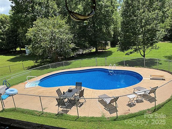 4th image of 129 Countrywood Dr