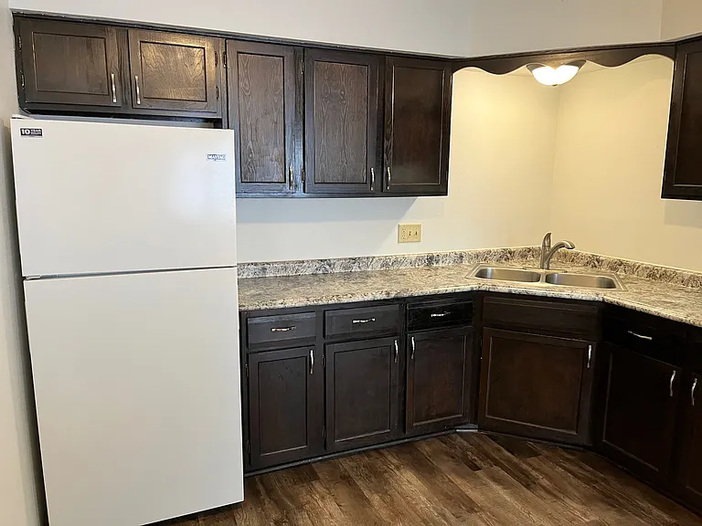 630 E Lincoln Ave — Photo 9