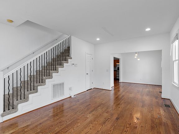 5th image of 5109A Michigan Ave