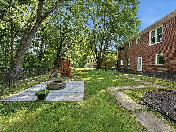 2nd image of 2970 Melvin Dr