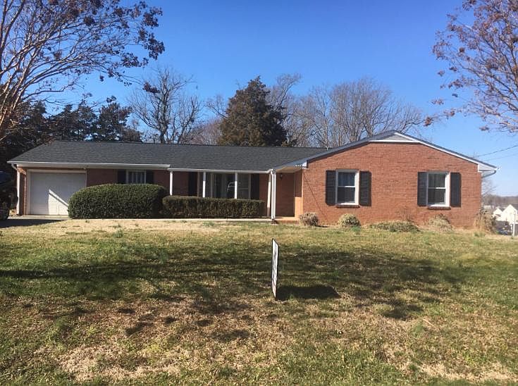 1st image of 105 Pecan Ln