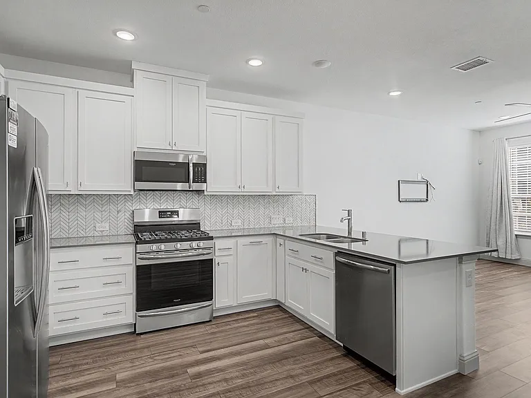 6032 Silverado Trl — Photo 12