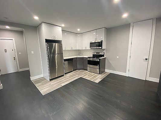 4th image of 830 W 177th St #5H