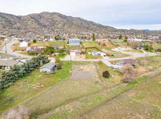 20816 Crest Dr, Tehachapi, CA 93561