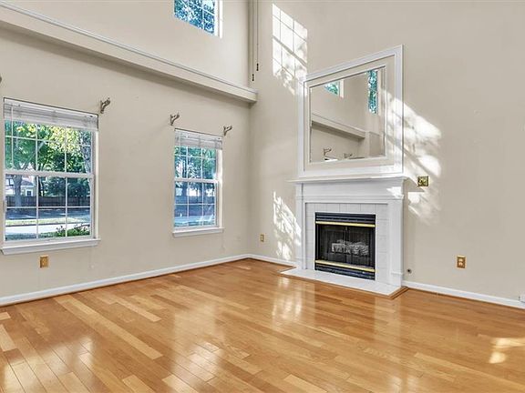 3rd image of 2231 White House Cv