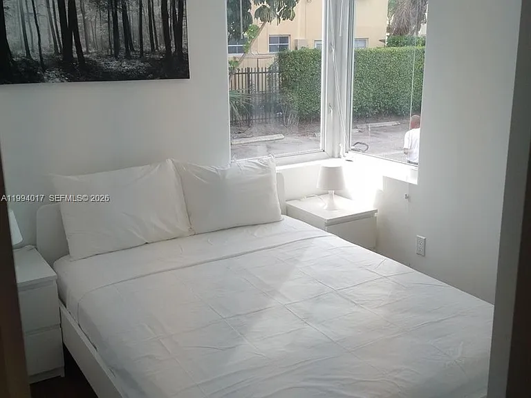 750 Jefferson Ave #7 — Photo 9
