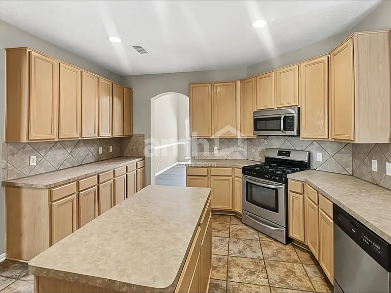 710 Single Pine Ct — Photo 3