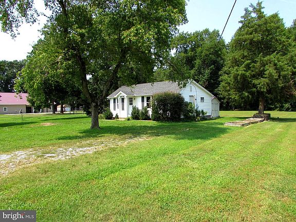 2nd image of 23480 Brunkhorst Rd