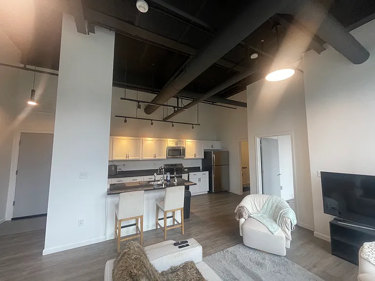 50 Prince Apartments — Photo 17