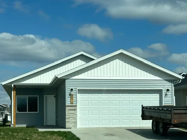 6874 68th St S, Horace, ND 58047