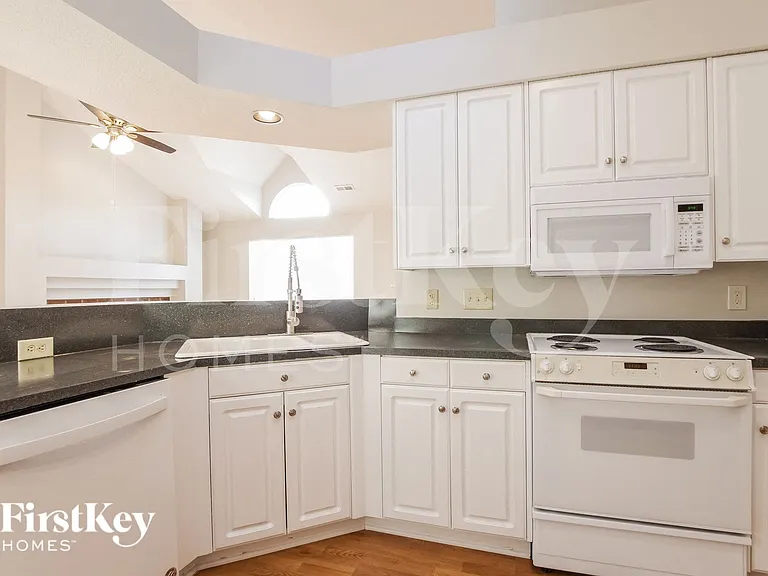 6627 Flat Creek Dr — Photo 7