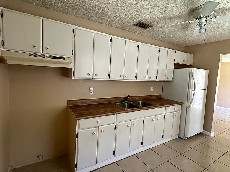 4425 Ruthann Ct — Photo 9