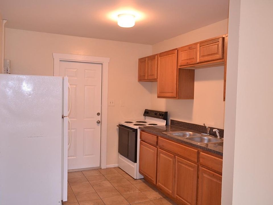 1st image of 3102 W Varn Ave APT B