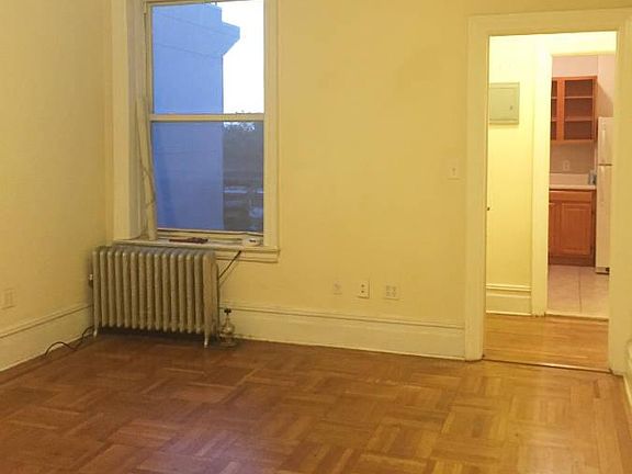 4th image of 10822 72nd Ave APT 4E