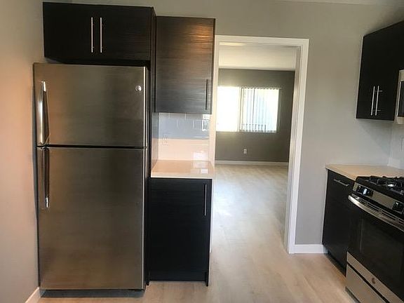 3rd image of 4366 Mississippi St