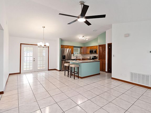 4th image of 2790 Woodsmill Dr