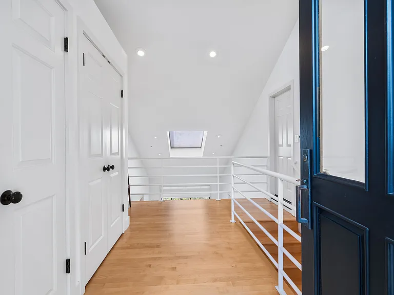 985 W California Ave — Photo 26