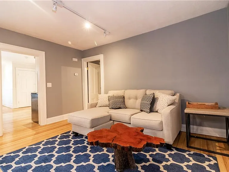 21 School St #3 — Photo 7