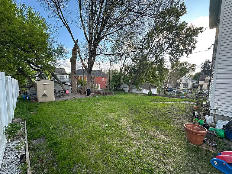 187 Robie St W — Photo 11