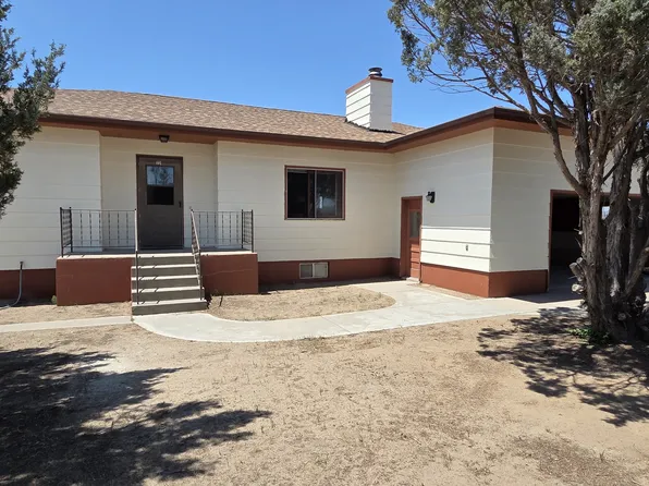 221 Cactus Dr, Torrington, WY 82240