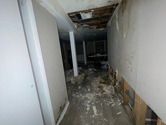 5th image of 2319 W 115th St