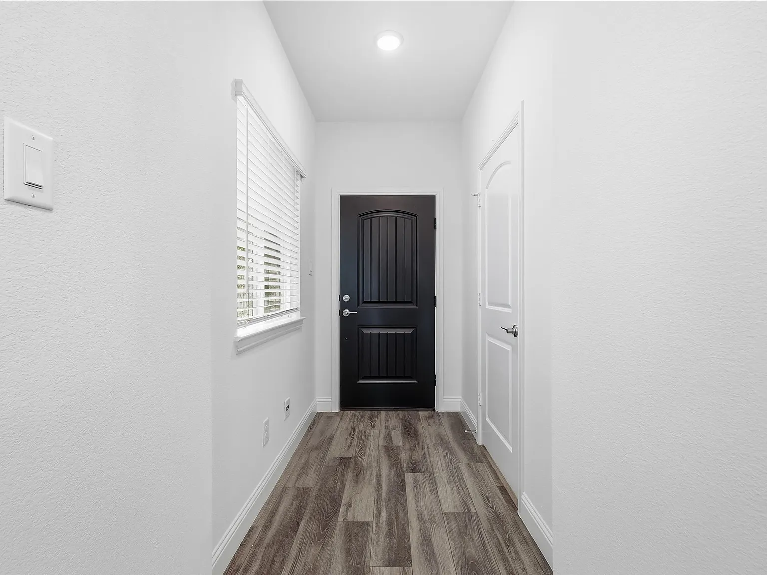 3 bed, 1588 sqft, $1,825 — Photo 3