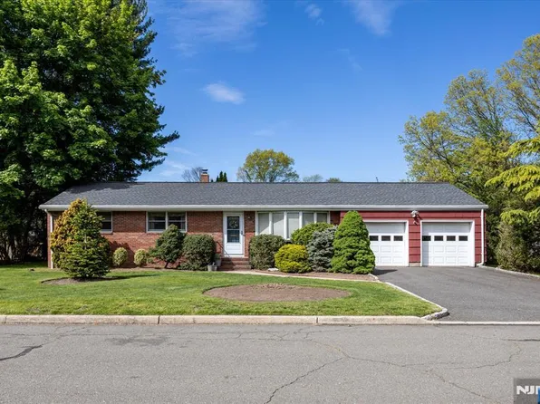 630 Valley Ct, Township Of Washington, NJ 07676