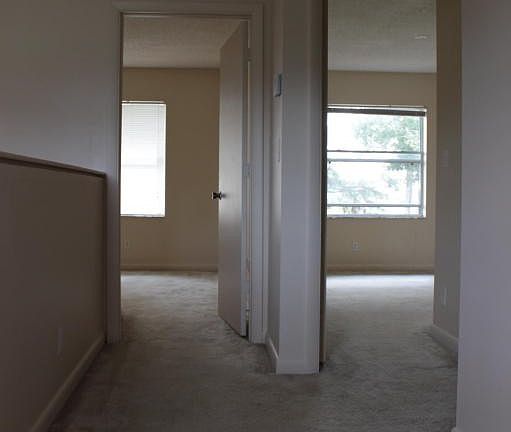 4th image of 521 Cypress Way W