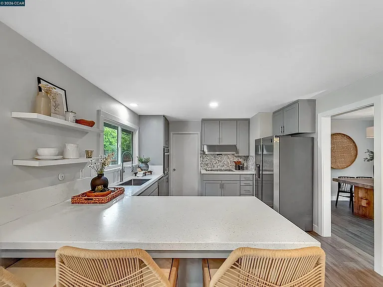 8 Cherry Hills Ct — Photo 16