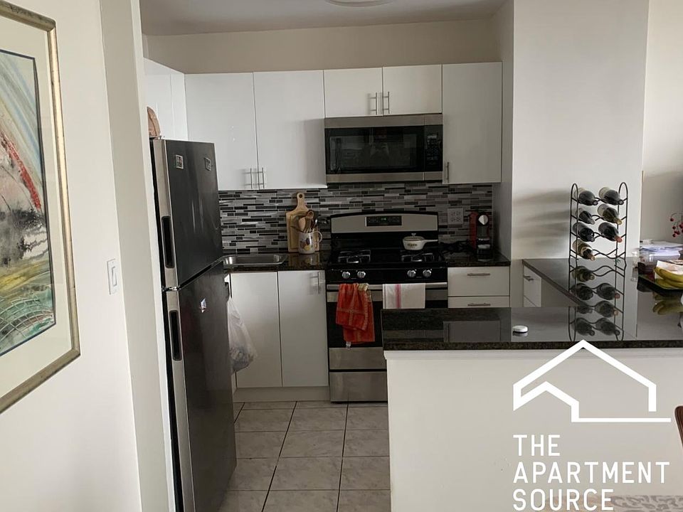 1st image of 1010 N Lake Shore Dr #506