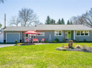 8 Hillcrest Dr, Rochester, NY 14624